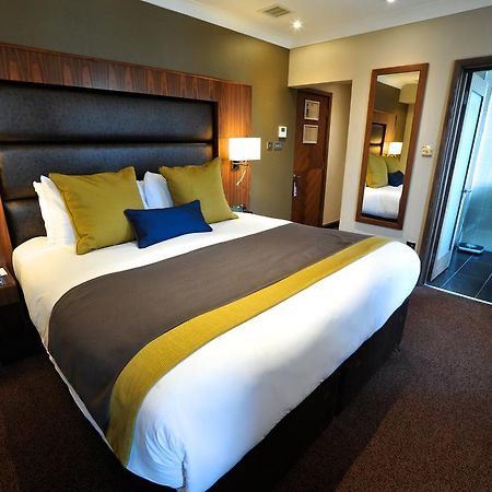 פרנהאם Frensham Pond Country House Hotel & Spa מראה חיצוני תמונה