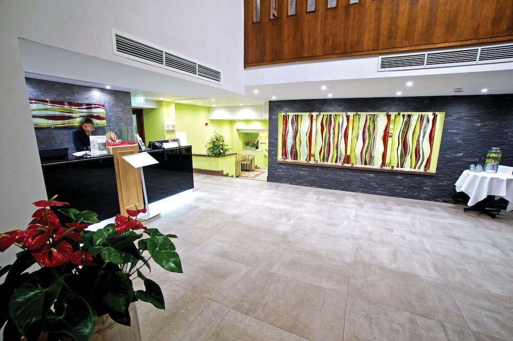 פרנהאם Frensham Pond Country House Hotel & Spa מראה חיצוני תמונה